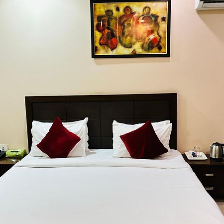 Hotel Hc Grand Нью-Дели Экстерьер фото